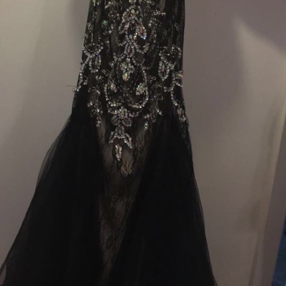 Long prom/formal dress! - Picture 2 of 3